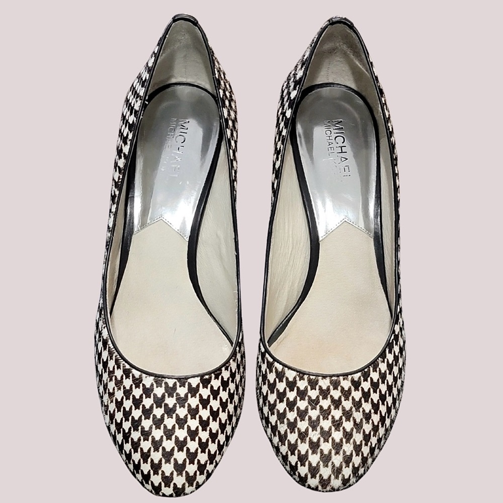 Michael Kors Houndstooth Horse Hair Pumps - Picture 2 of 8